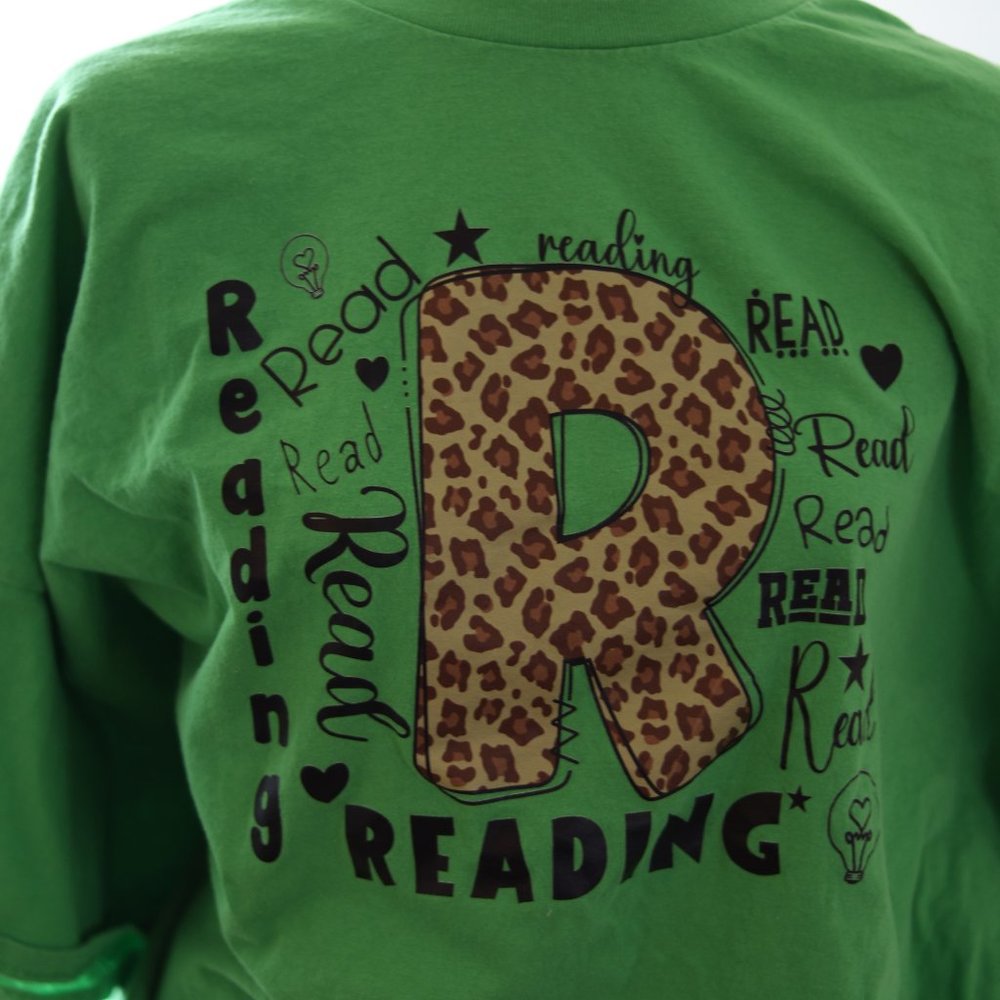 📚✨ Unique Elegance: Custom-Made Pre-Owned Plus-Size Teacher Shirt for Sale! ✨